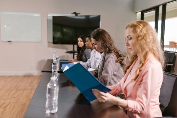 Meisterlich Wiener Apfelstrudel zubereiten – mit unwiderstehlicher Vanillesoße!